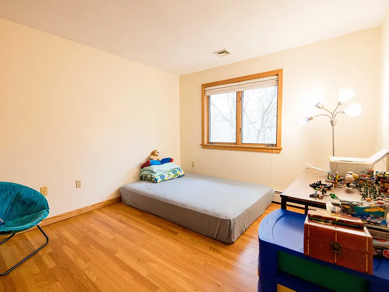 18 Clifford Ave — Photo 29