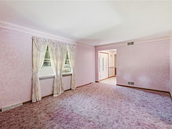 3rd image of 3425 Aloha Dr