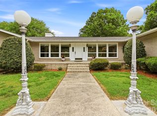 938 Sandswood Dr, Gastonia, NC 28054