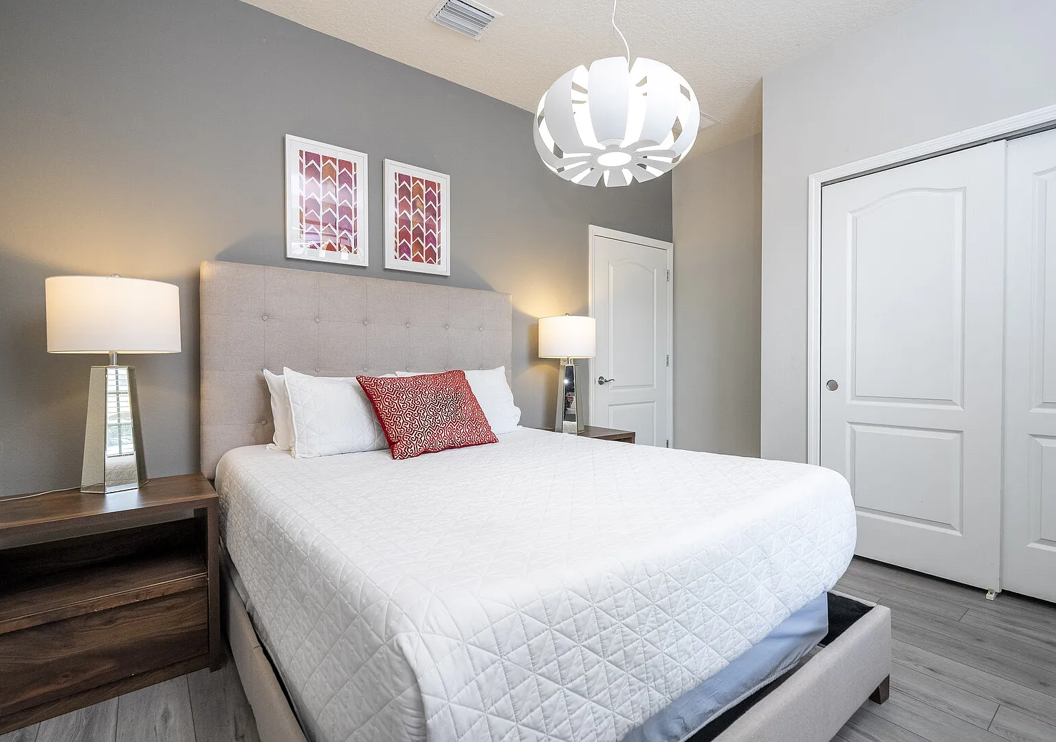 8822 GC - Fabulous 5BR Townhome: Pet Friendly — Photo 2