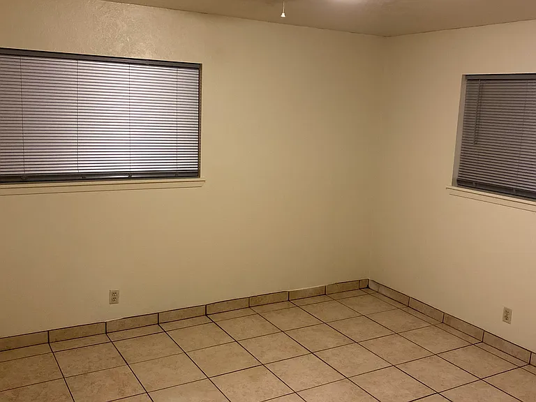 1310 Meadowlane Dr — Photo 11