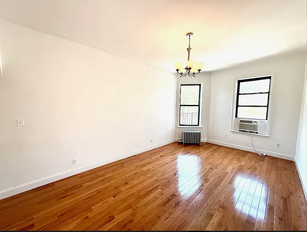 51 7th Avenue South — Photo 3