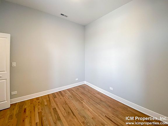 5th image of 352 W Dickens Ave #4