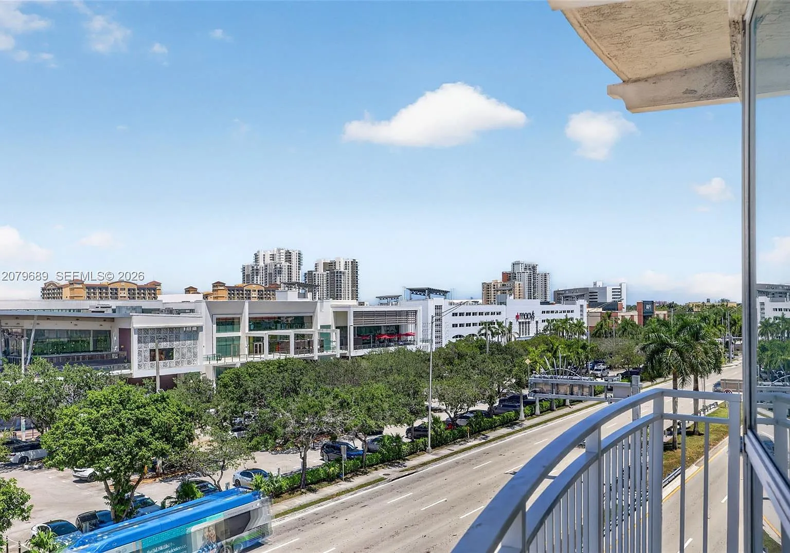 Downtown Dadeland Condo N — Photo 3