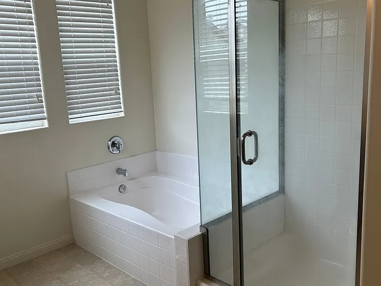 1925 Holt Rinehart Ave — Photo 21