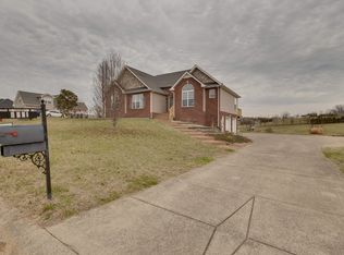 3681 Blackford Hills Rd, Cunningham, TN 37052