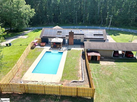 4th image of 107 Cool Meadows Dr