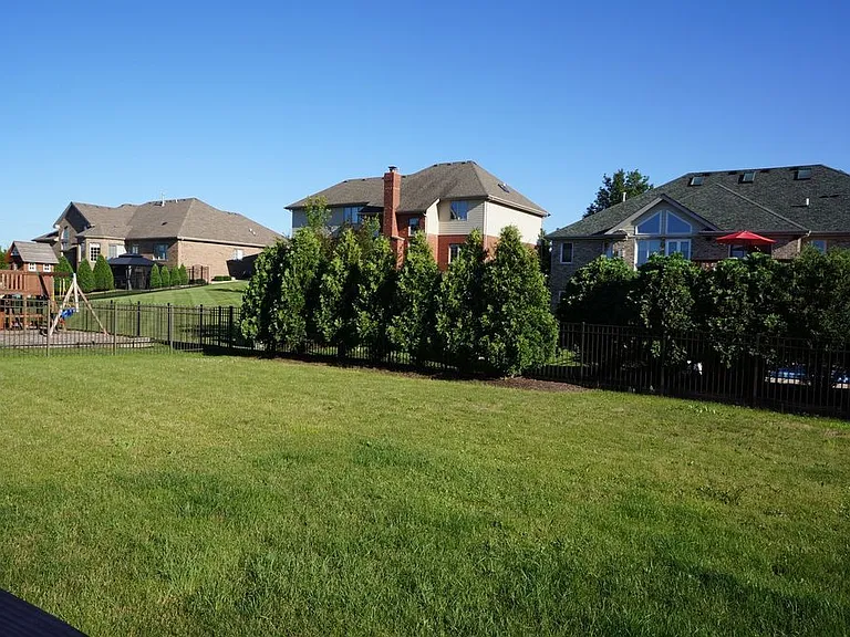 8566 Huckins Dr — Photo 25