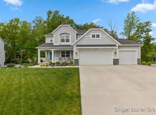 11569 Sessions Woods Dr W, Grand Rapids, MI 49534