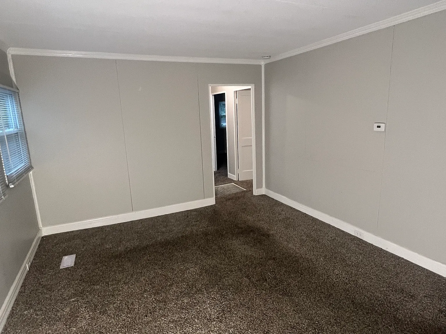 3 bed, 768 sqft, $1,300 — Photo 4