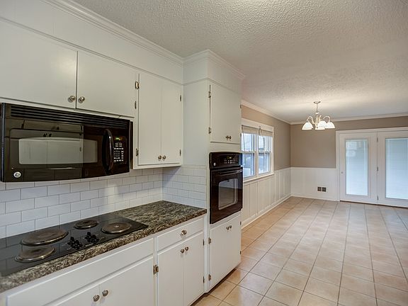 4th image of 750 Walnut Park Dr