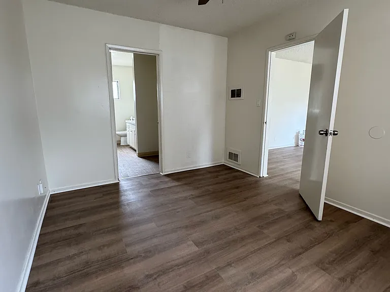 7701 Franklin St #6 — Photo 15