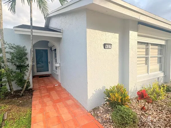 927 NW 106th Avenue Cir, Miami, FL 33172