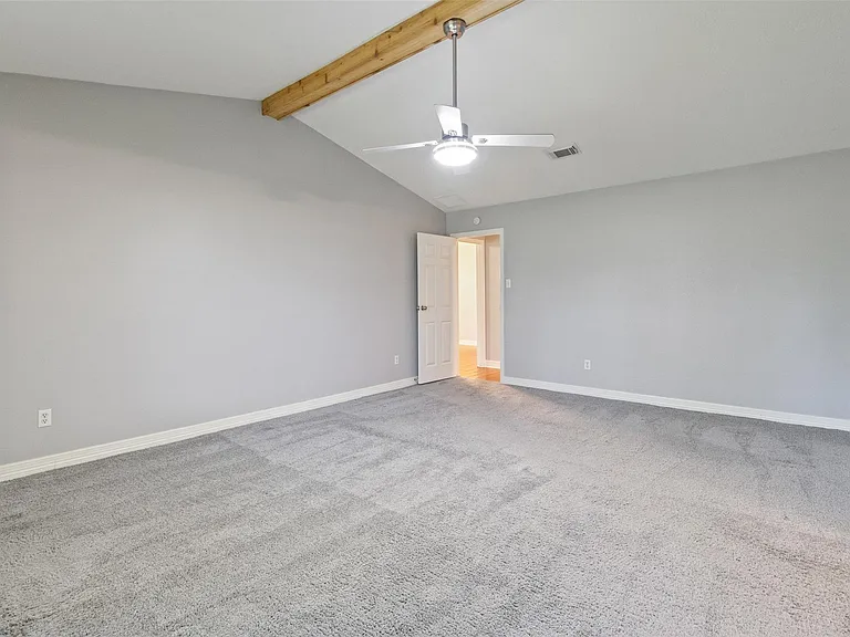 210 Pecan Valley Ct — Photo 14