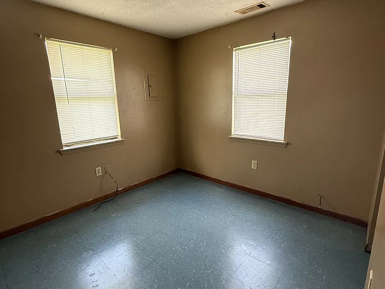 244C Dudley St — Photo 3