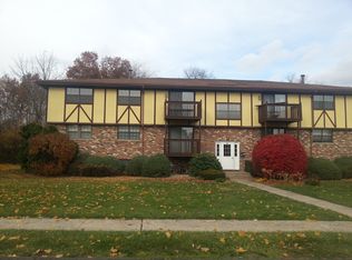 44 Surrey Dr APT B3, Newington, CT 06111