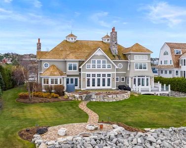 4050 Peninsula Dr, Bay Harbor, MI, 49770