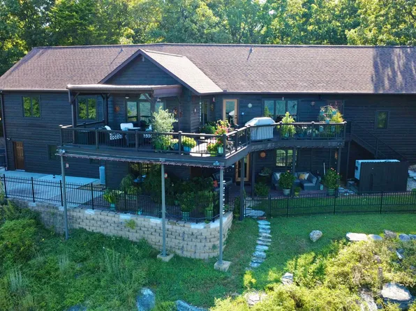 208 Fletcher Pl, Mountain Home, AR 72653