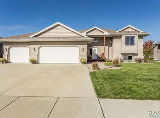 2604 E Sunflower St, Brandon, SD 57005