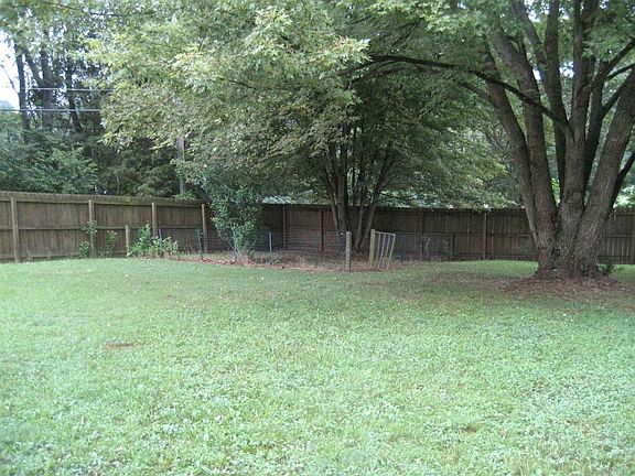 4th image of 502 Rose Creek Dr