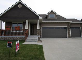 9558 Alderwood Dr, West Des Moines, IA 50266