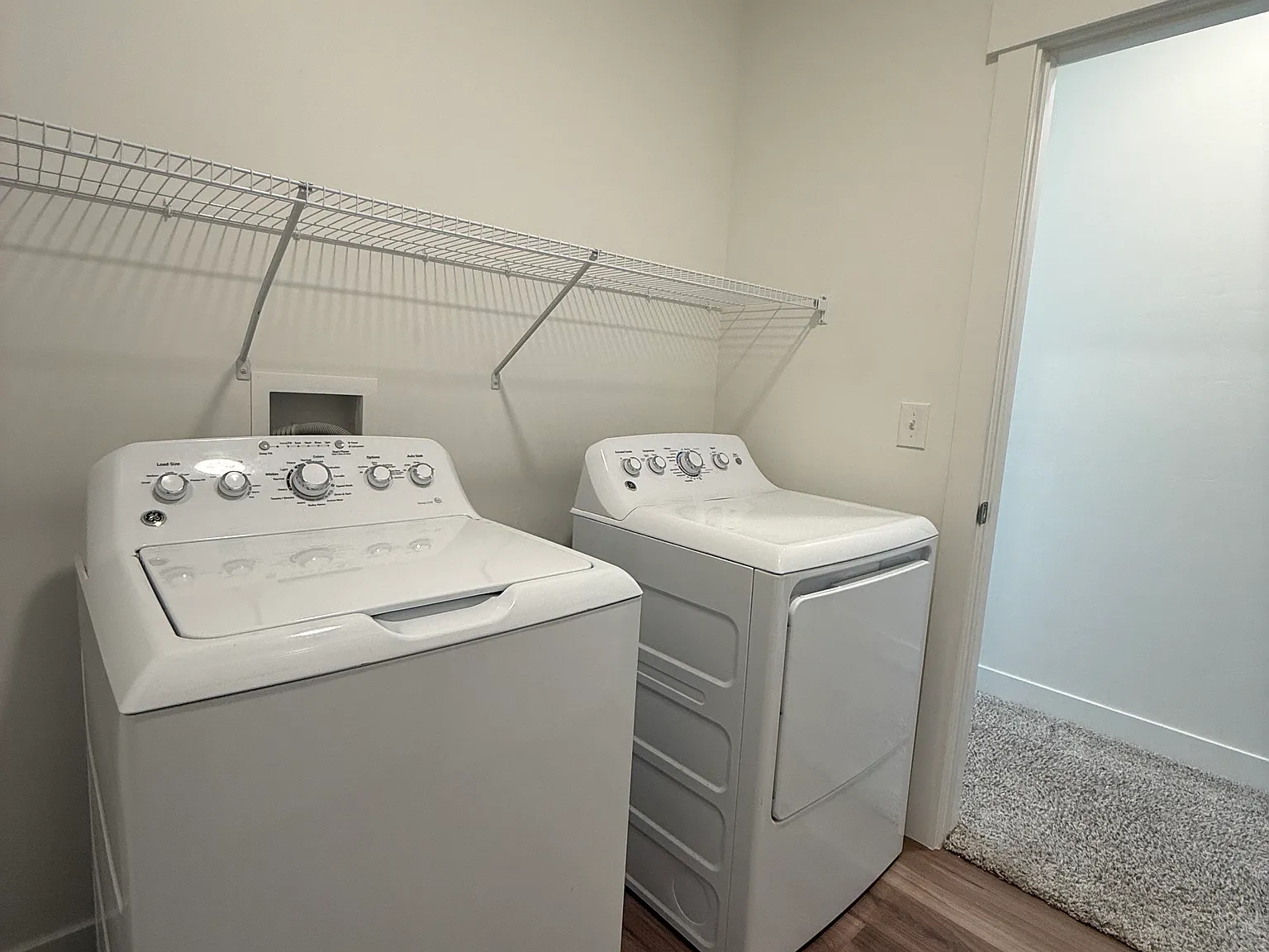 3 bed, 1233 sqft, $1,900 — Photo 3