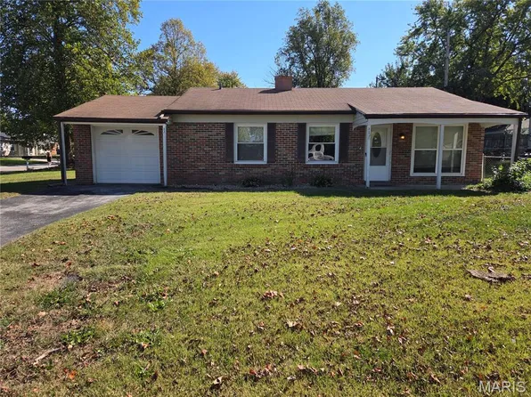 33 Steeplechase Dr, Saint Peters, MO 63376