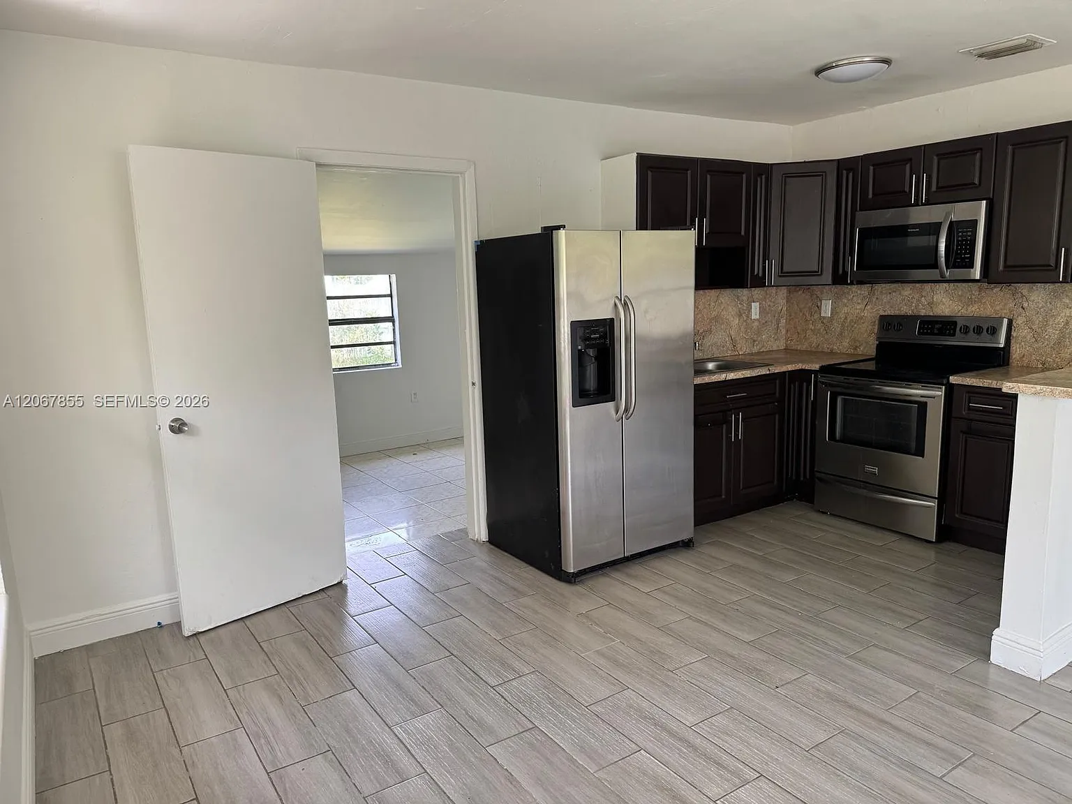 2 bed, 1.0 bath, $2,400 — Photo 2