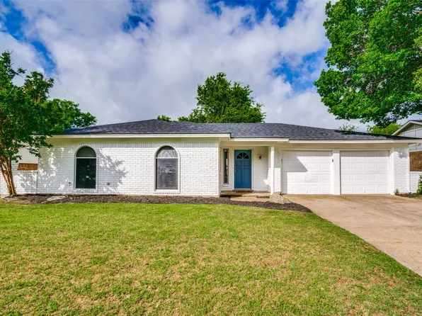 769 NW Charlyne Dr, Burleson, TX 76028