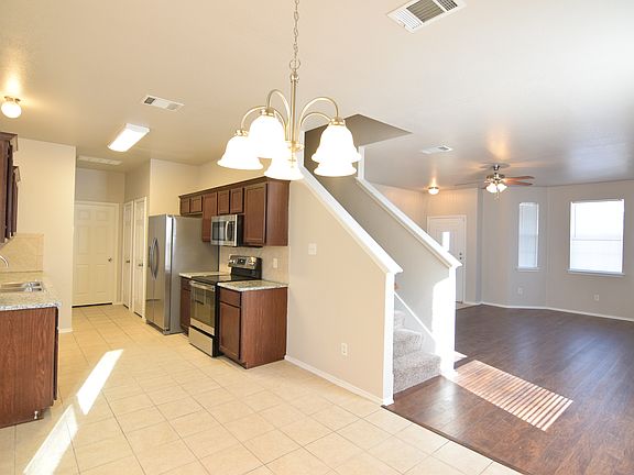4th image of 2107 Ryan Dr