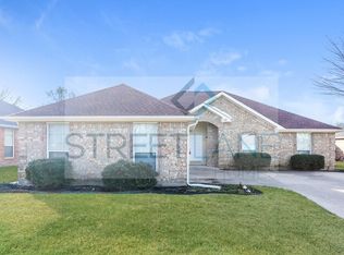 102 Southhampton Pl, Waxahachie, TX 75165