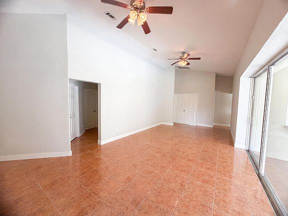 3rd image of 711 SE Celtic Avenue