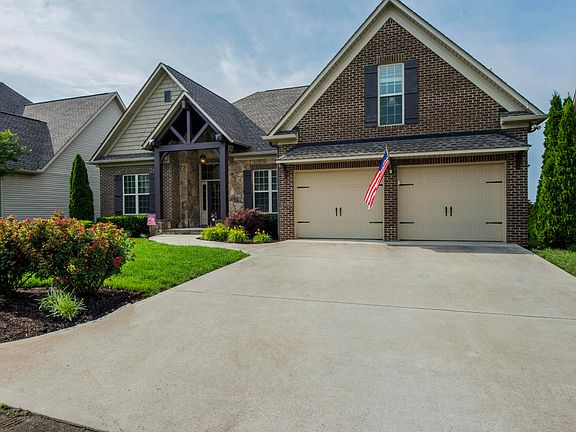2nd image of 9925 Winding Hill Ln