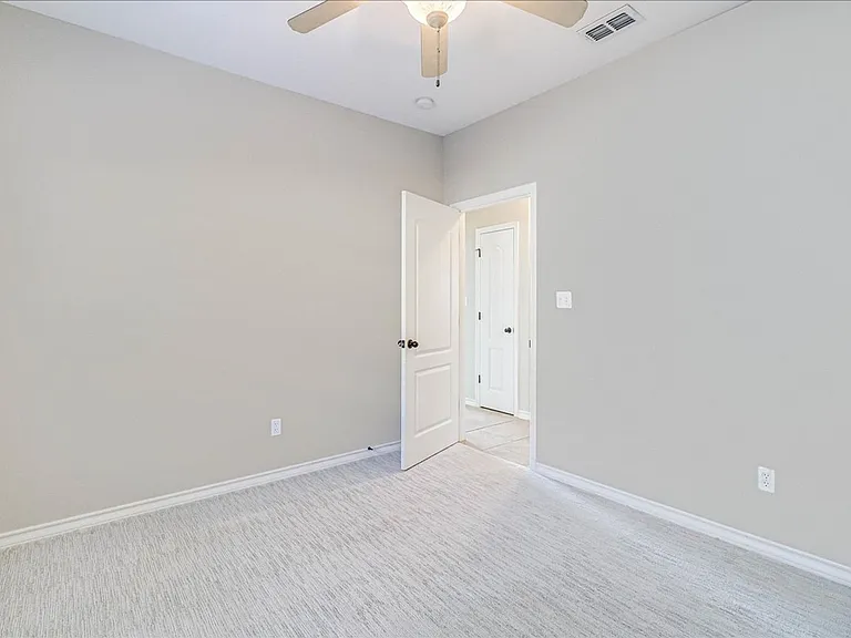 5810 Aava — Photo 46