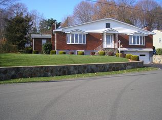 9 Fairlane Rd, Stoneham, MA 02180