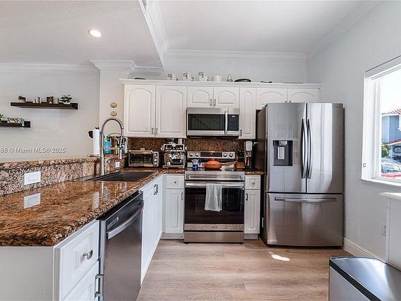 5th image of 11681 NE 18th Dr #11681