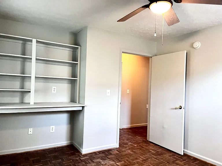 2213 Hanover St — Photo 11