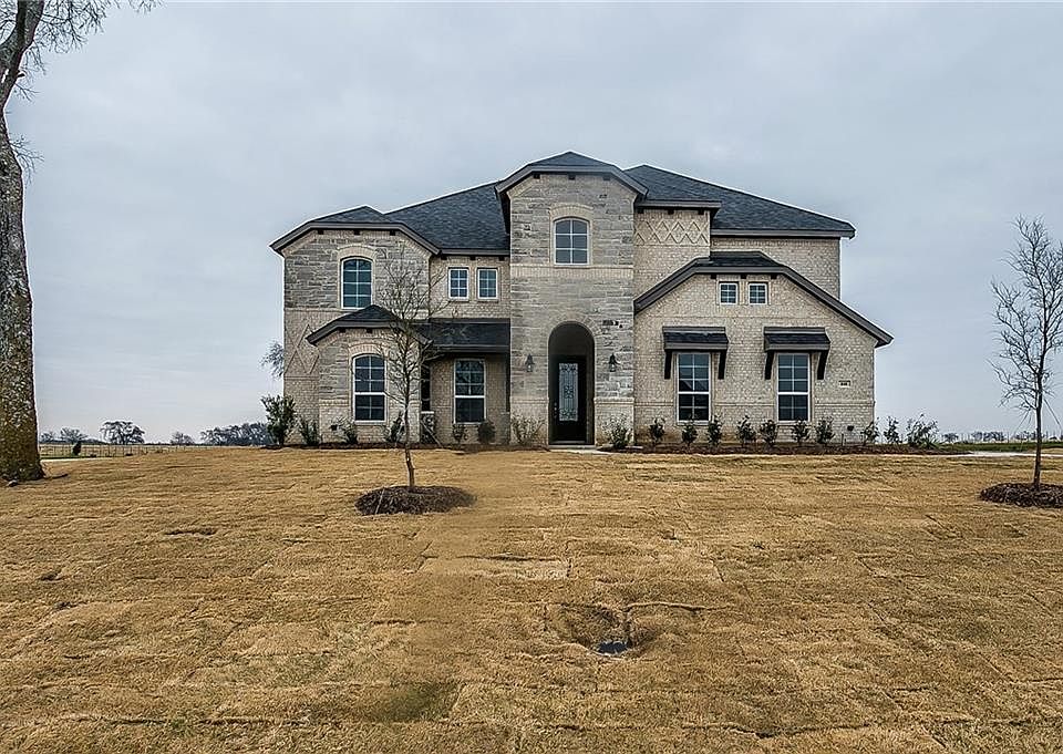 1st image of 810 Davenport Dr