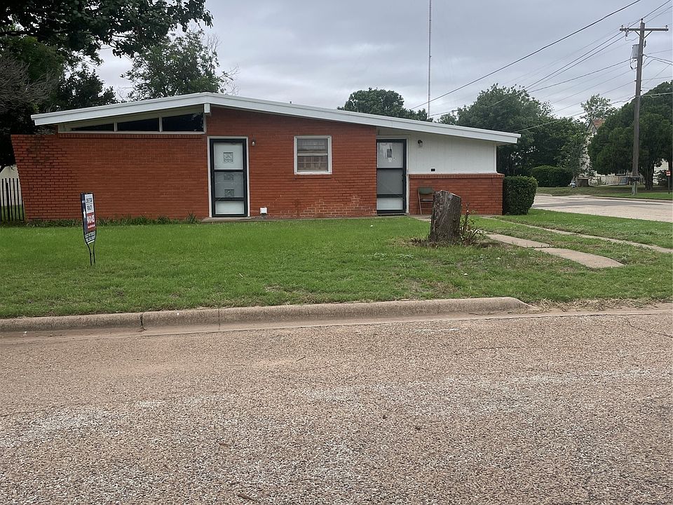 1st image of 1140 W Forest St