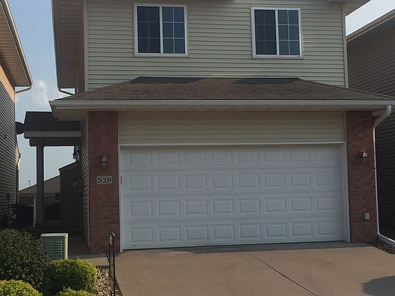2nd image of 526 Sicily Ct