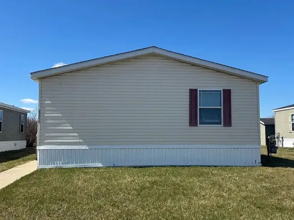 25258 Oxford St, Woodhaven, MI 48183