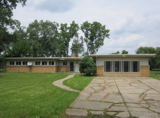 24130 Philip Dr, Southfield, MI 48075