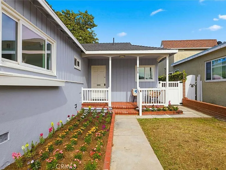 926 Kornblum Ave — Photo 1