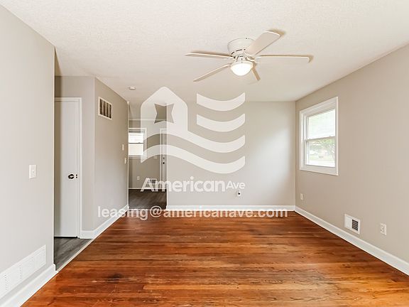 1176545_003_living_room_13698755.jpg