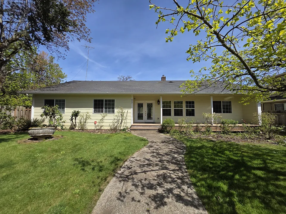 493 K St