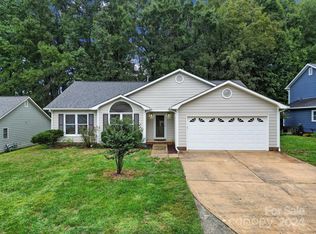8712 Hornwood Ct, Charlotte, NC 28215