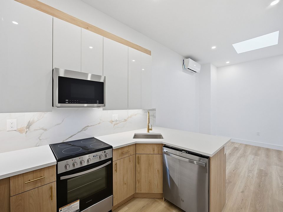 1st image of 336 Manhattan Ave APT 1L