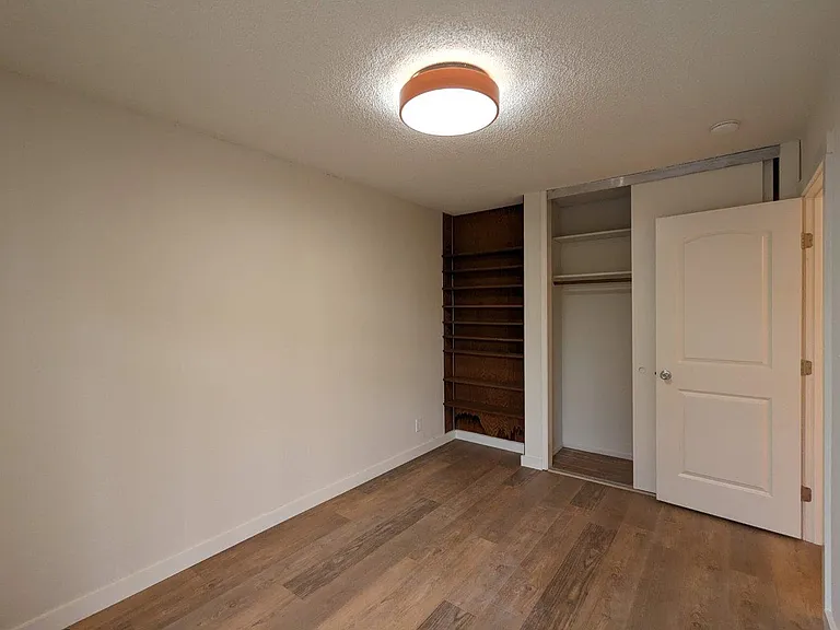 Oxford-Cedar Apartments — Photo 37