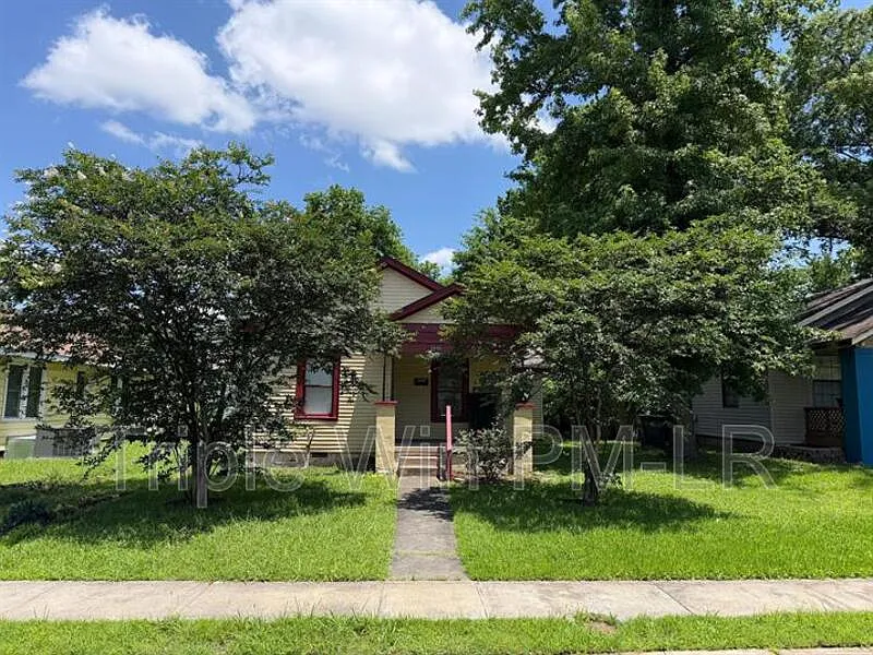 3 bed, 1.0 bath, 1126 sqft, $995 — Photo 3