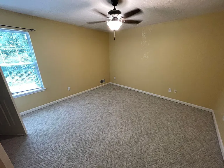 3914 Stone Hollow Dr — Photo 26
